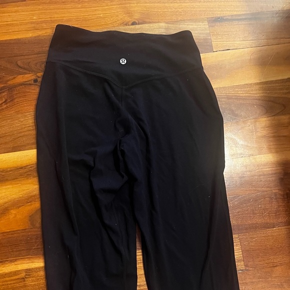 Lululemon Black Jogger Pants size 6 - Picture 2 of 3